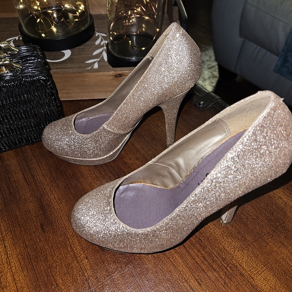 Madden Girl Gold Stilettos - Picture 3 of 4